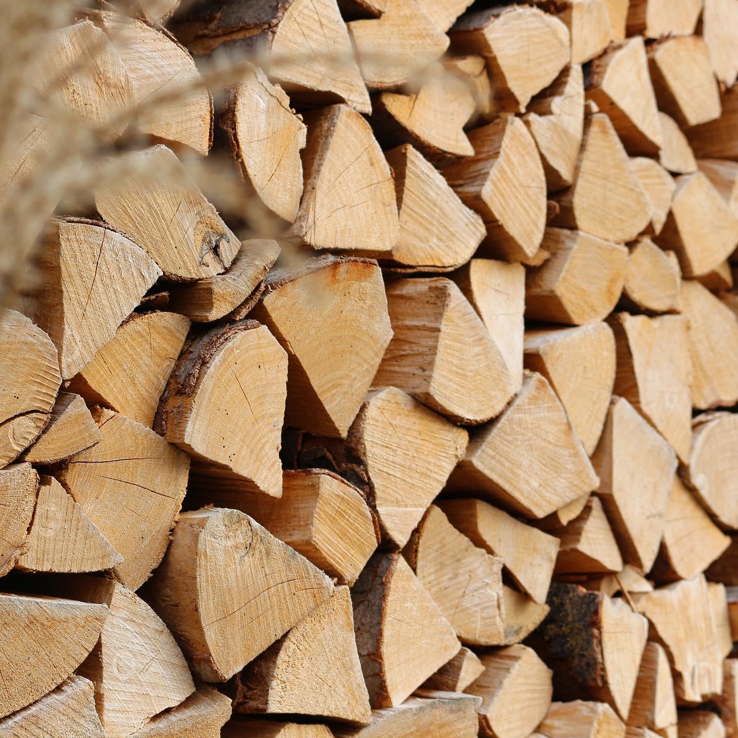 Bois de chauffage en bûches